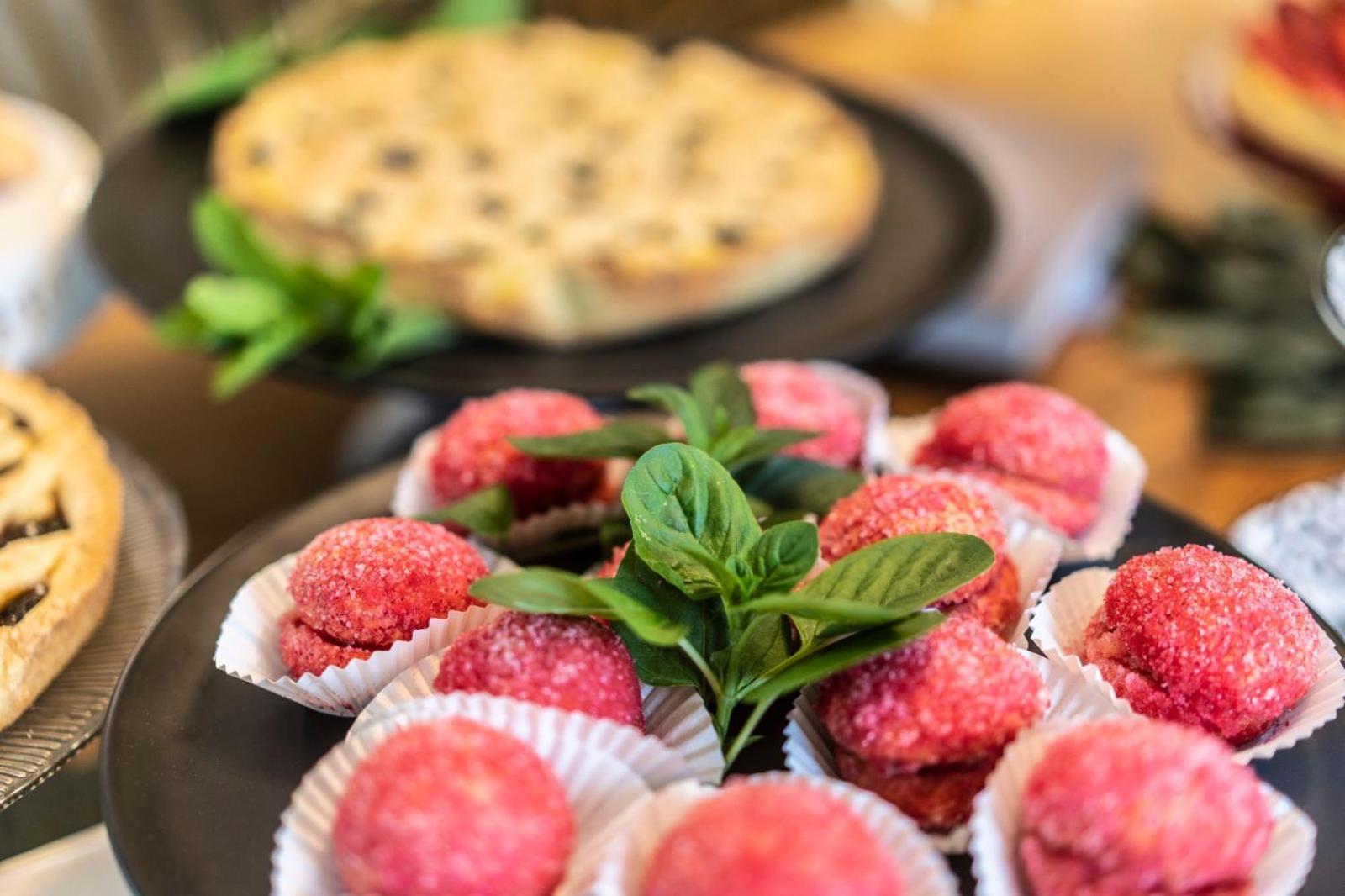 Hotel Aplo - Breakfast Experience Cervia Bagian luar foto