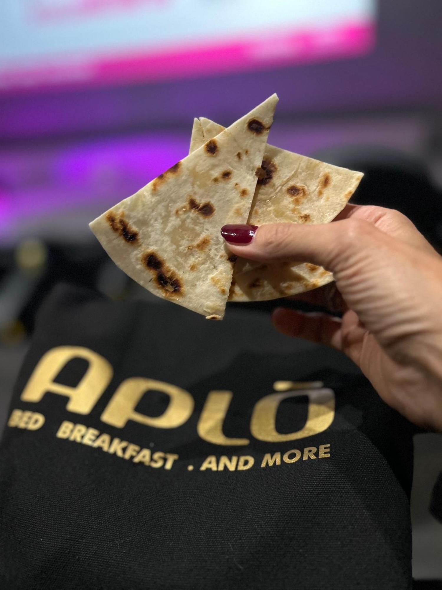 Hotel Aplo - Breakfast Experience Cervia Bagian luar foto